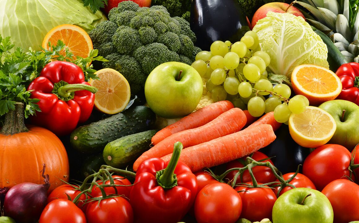 In case of exacerbation of cystitis, the menu must include fresh fruits and vegetables